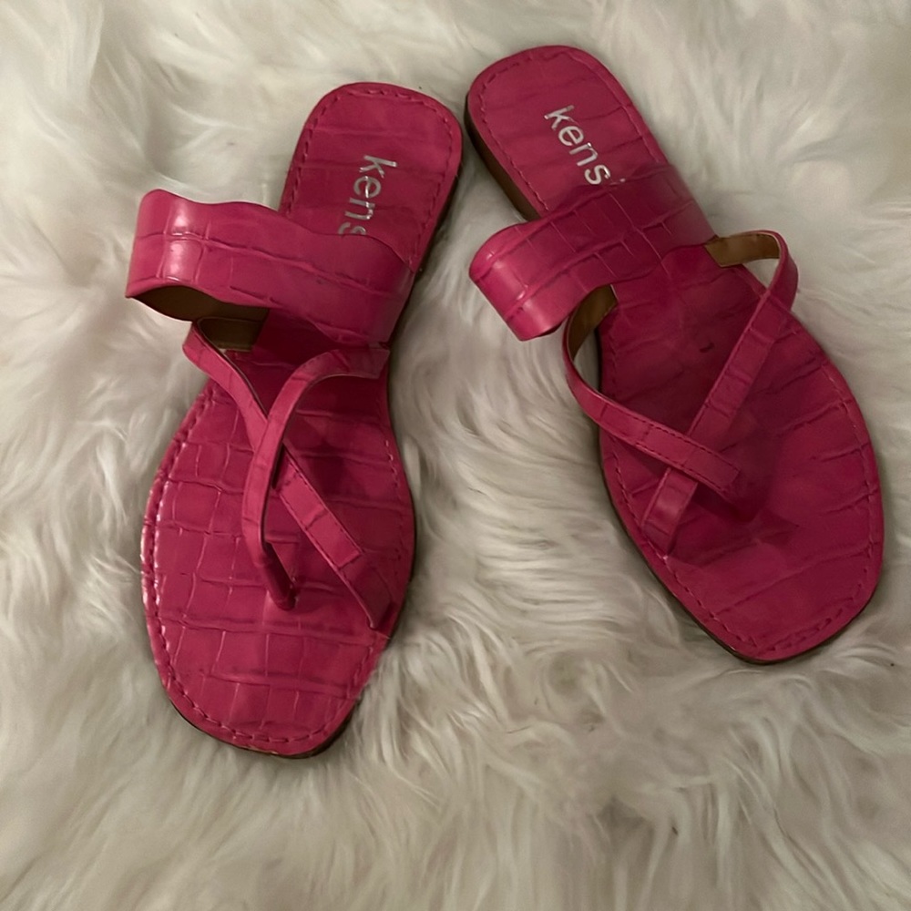 HOT PINK SANDALS